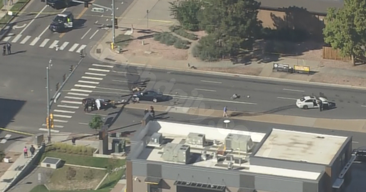 Fatal Aurora Crash: 1 Dead, 2 Suspects Injured, Police Report