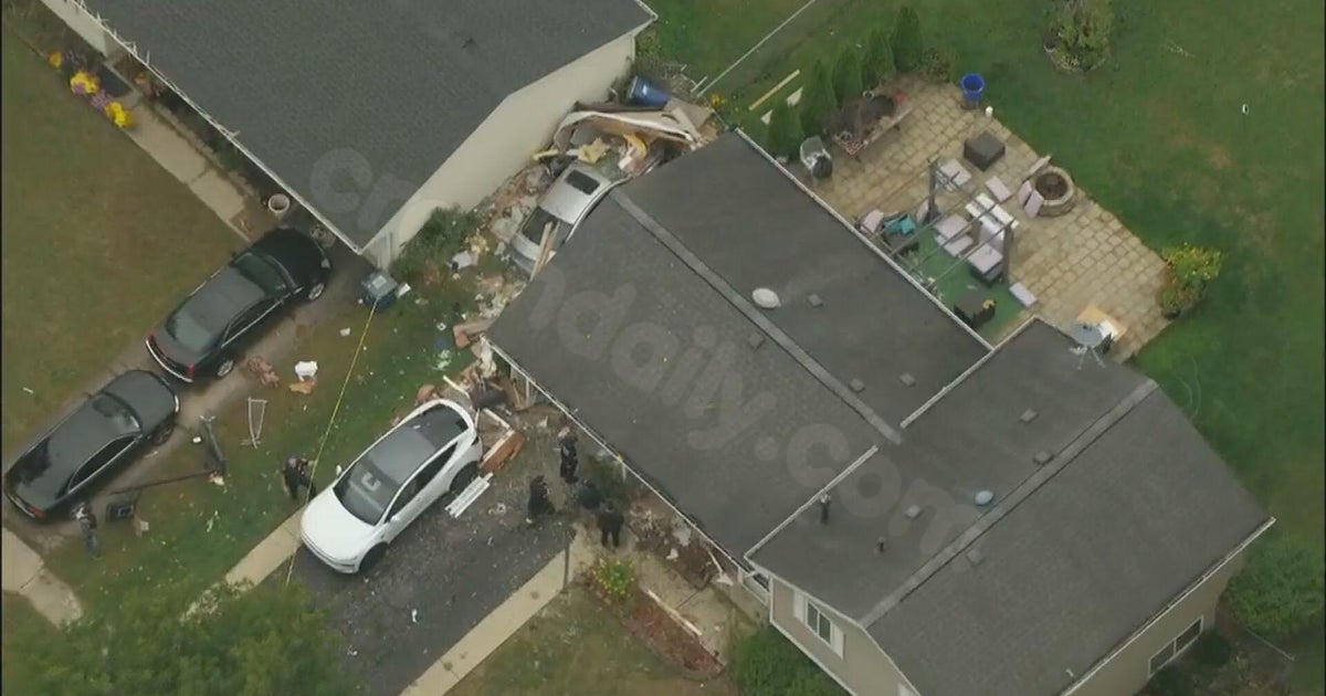 Car crashes into home in Hanover Park, IL, injuring 2