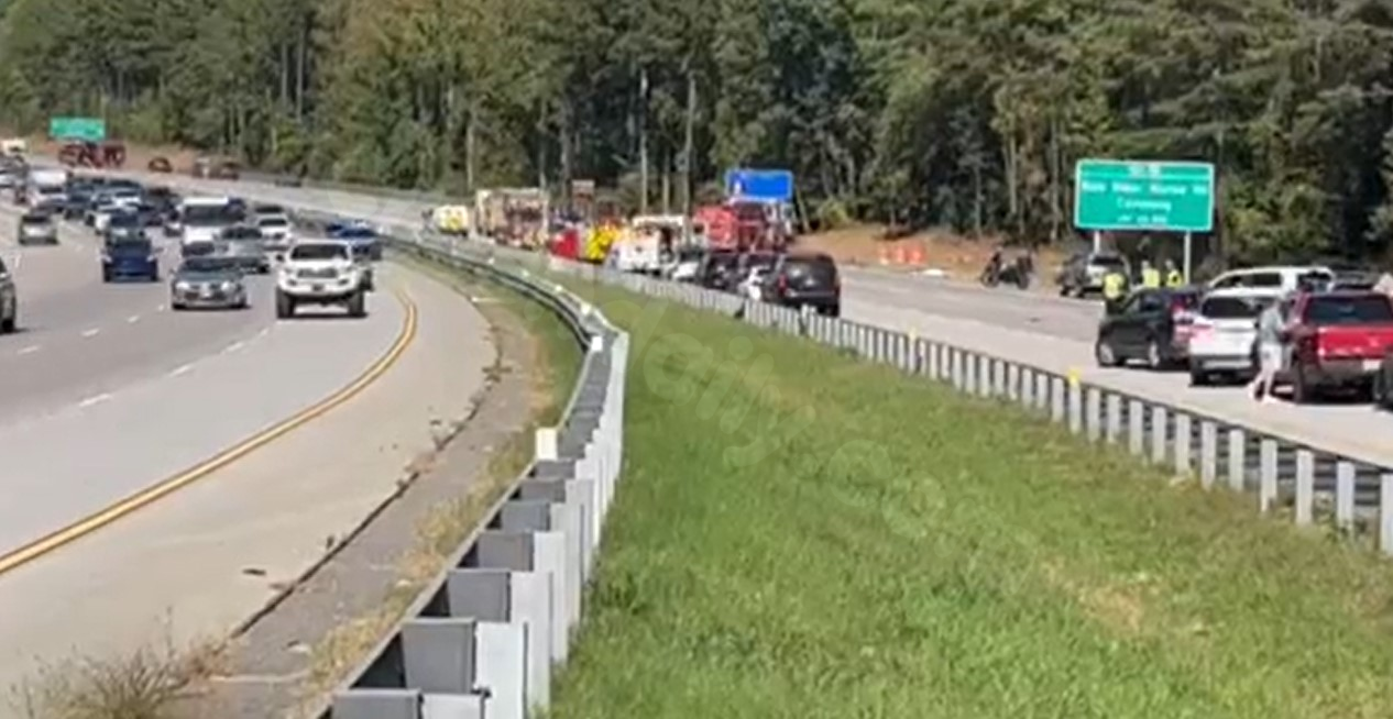 Accident on Georgia 400 in Forsyth County leaves 2 individuals with serious injuries