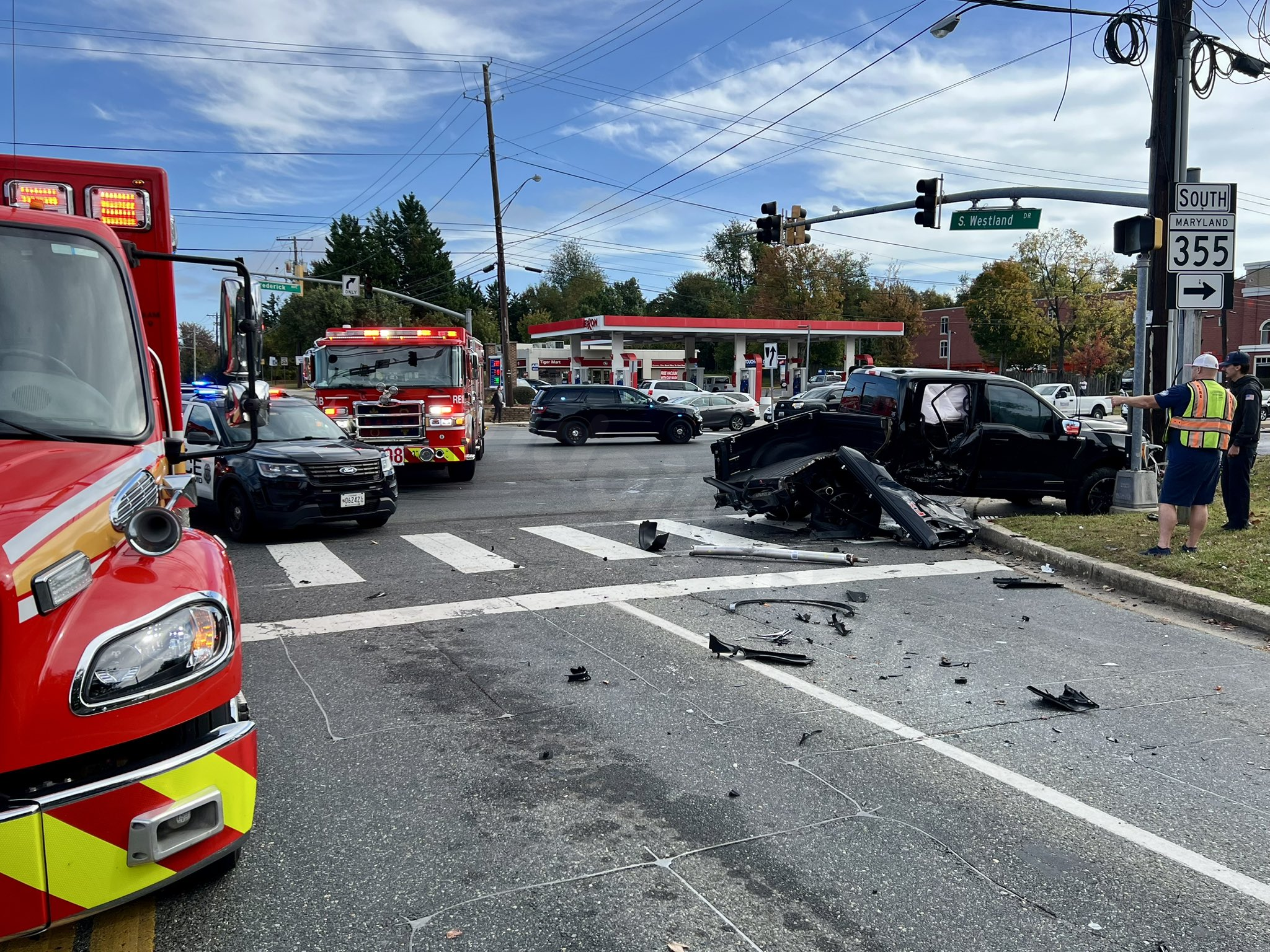 Official: Multiple vehicles crash injures child and 3 others in Gaithersburg