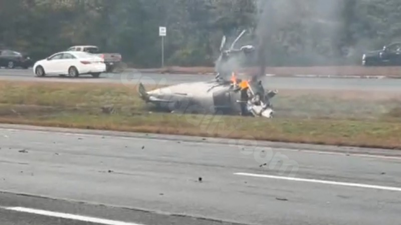 Fatal plane crash on Massachusetts highway leaves 2 dead
