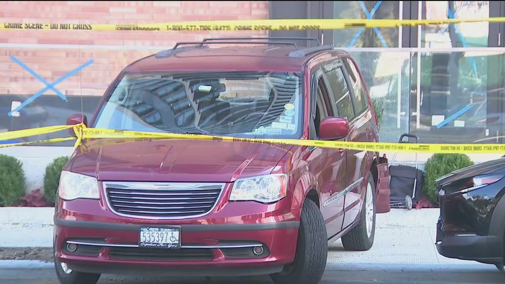 89-year-old driver accidentally hits 3 pedestrians in Brooklyn, causing fatality
