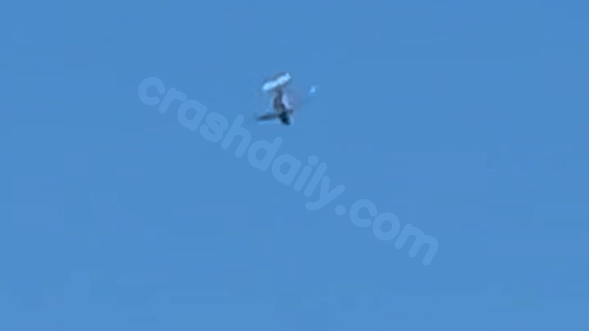 Video captures chaotic moments leading up to fatal plane crash