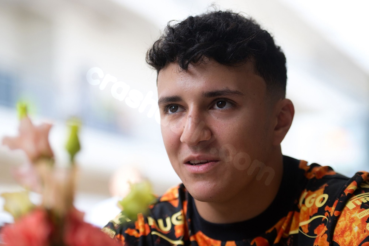 Crash by Isack Hadjar prompts early red flag in Austin qualifying