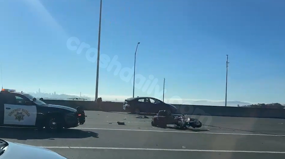 Motorcycle crash on I-80 in Emeryville causes lane closures