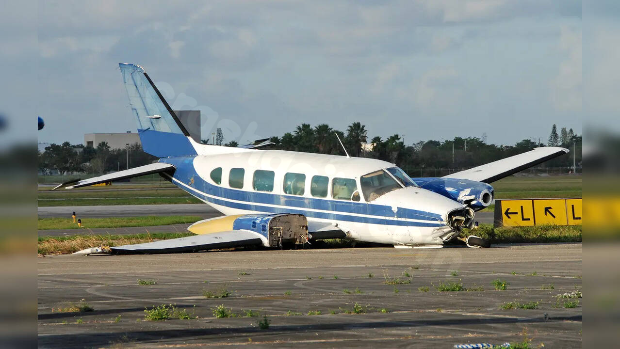 Fatal Plane Crash in Lafayette, Louisiana: Three Dead in Baron Beechcraft Incident