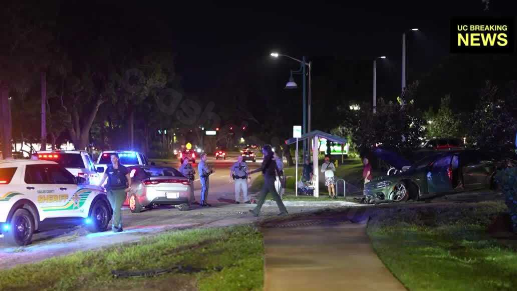 Police chase ends in crash near Golden Gate Parkway