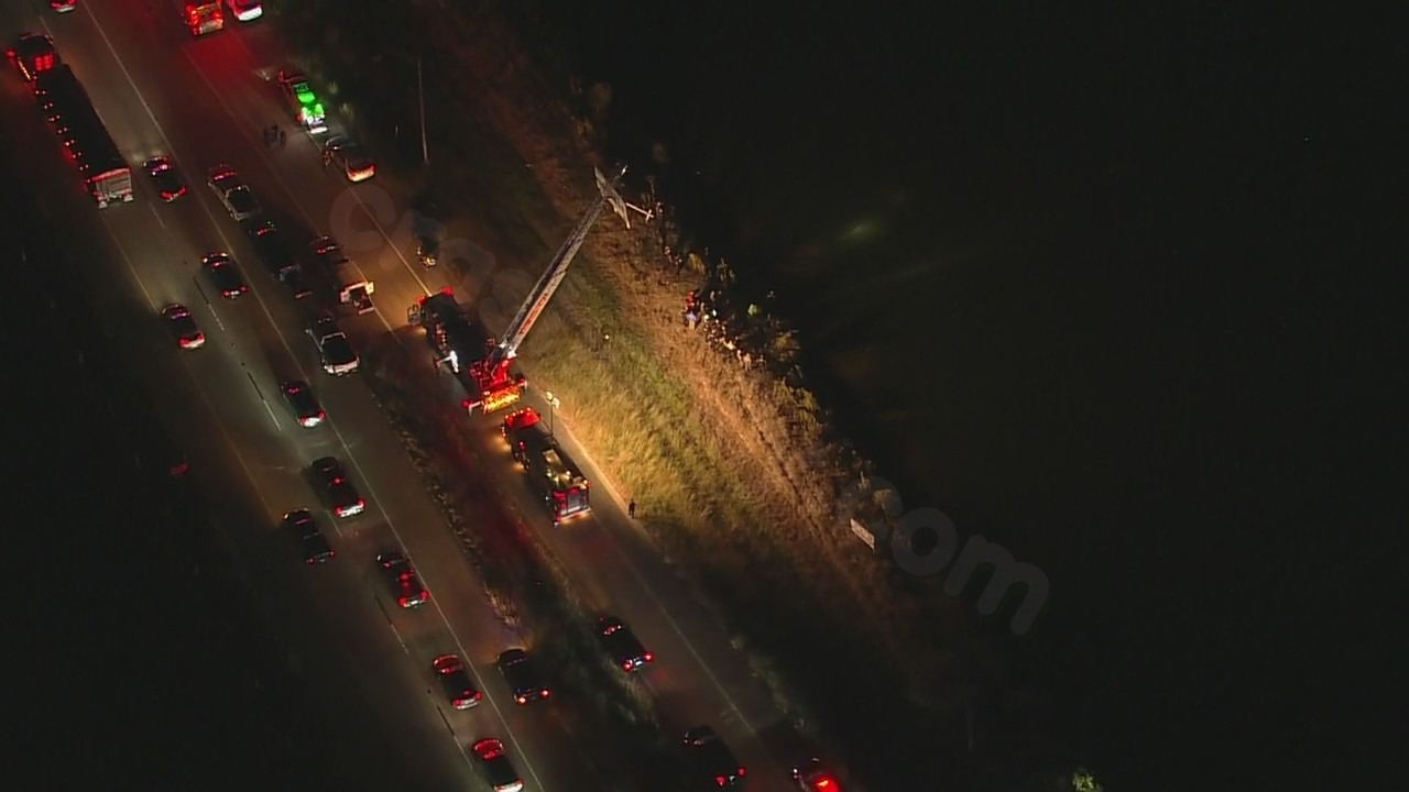 Search ongoing after chase in Harris County leads to lake crash near US-290 in Waller County