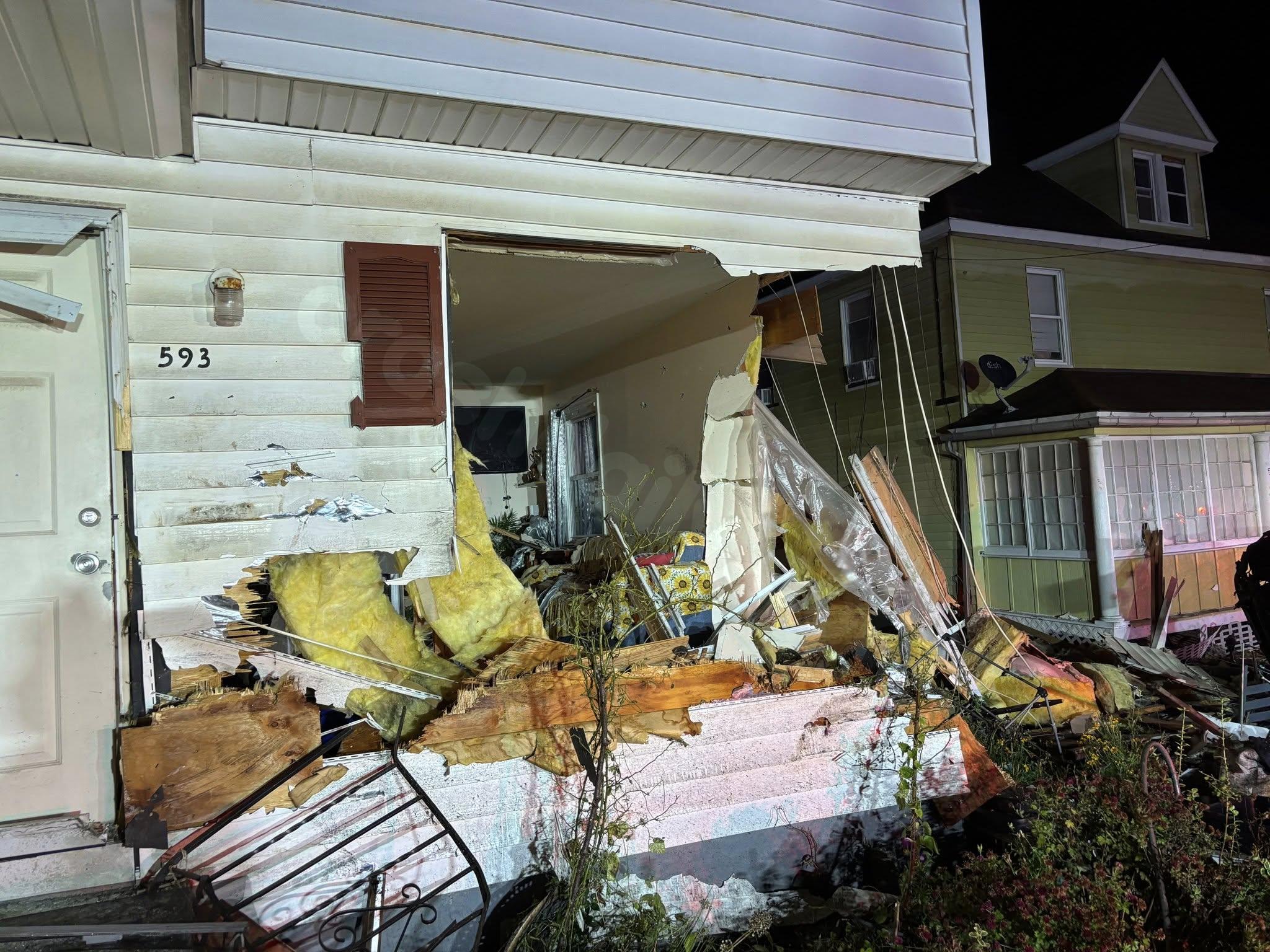 8 people displaced by car crashing into Manchester building