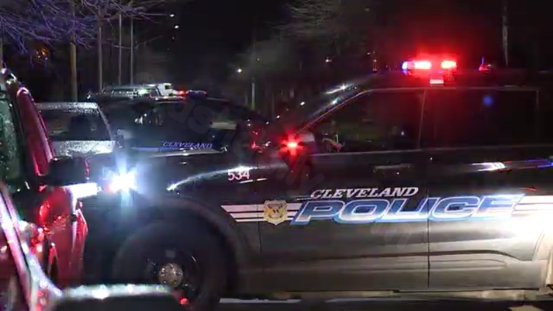 Police: 2 men injured, 10 vehicles damaged in Cleveland street racing incident