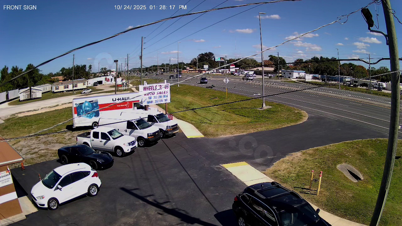 Video: Pasco driver flees after US-19 motorcycle accident