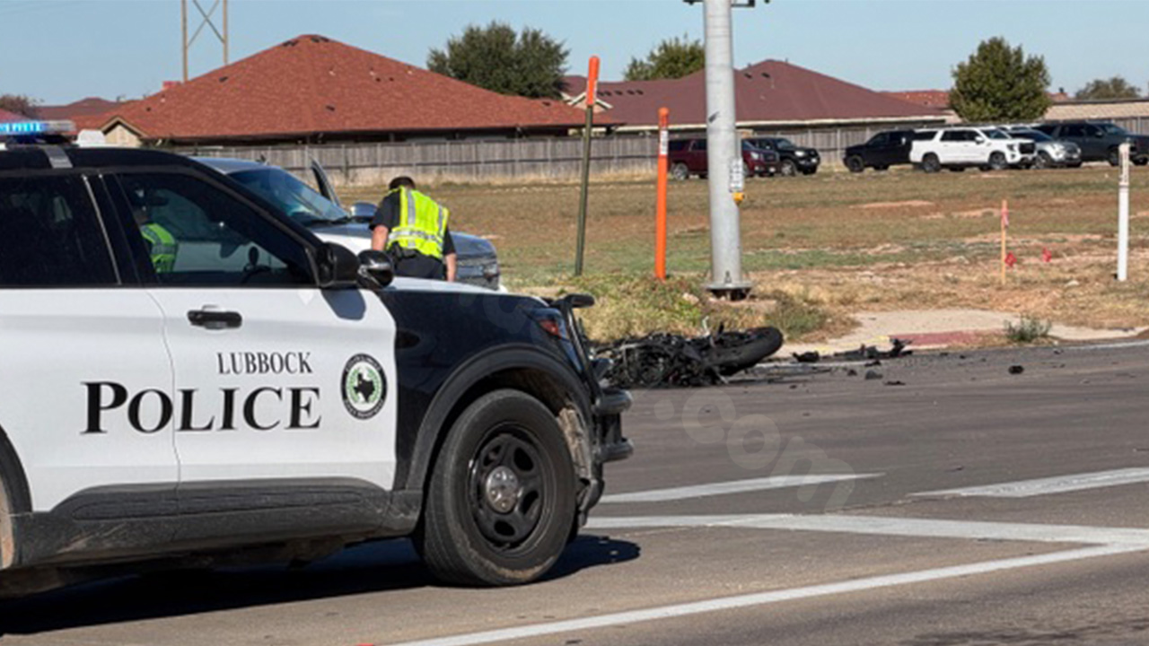 Motorcycle crash in West Lubbock claims one life