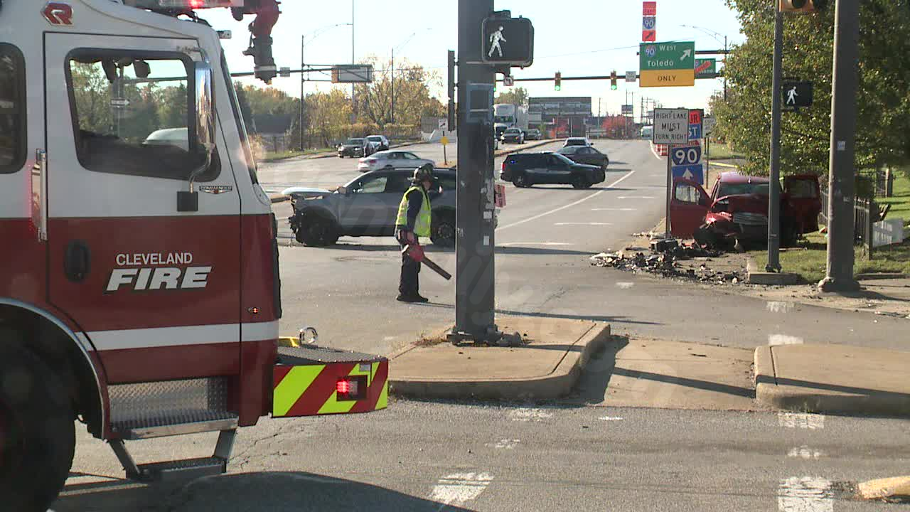 Driver flees attempted traffic stop, hitting police cruiser on West 117th; several individuals hospitalized
