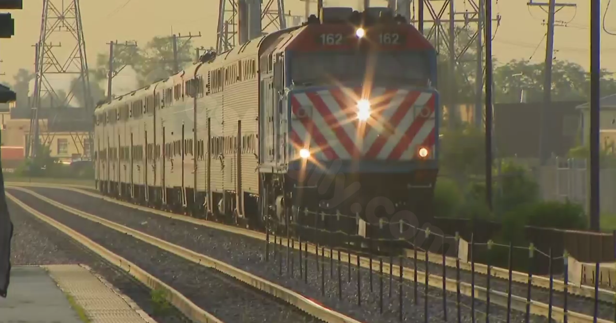 Fatal collision between Metra train and vehicle near Grayslake, IL