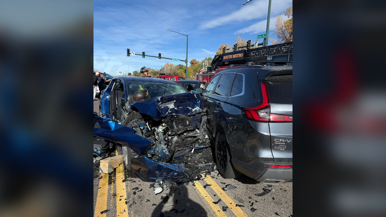 Santa Fe Drive shut down after major crash in Littleton on Saturday