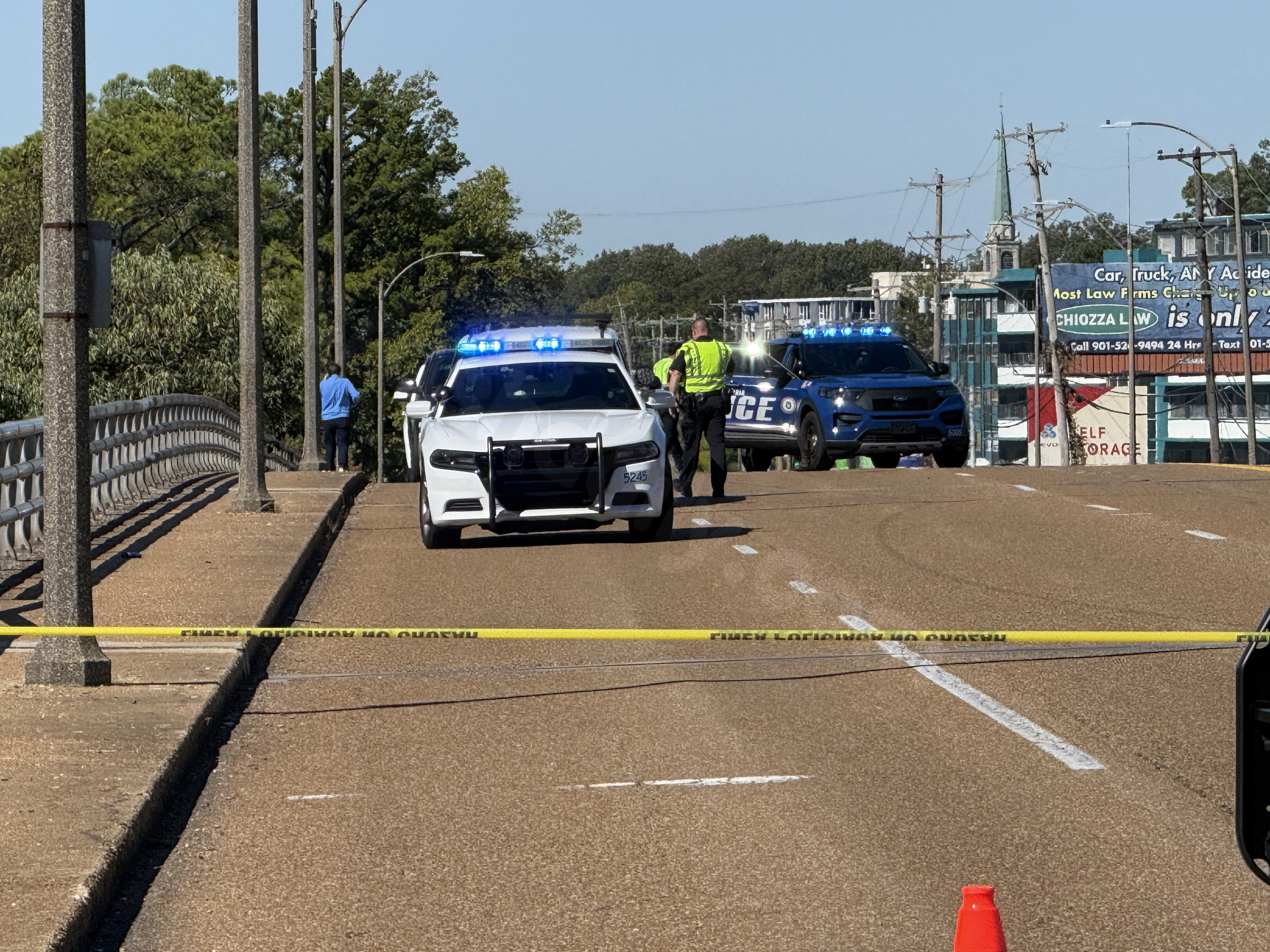 Accident closes Poplar at Scott Street