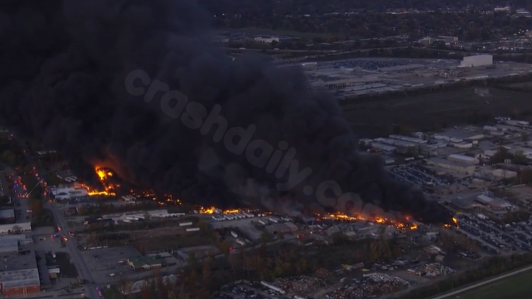 Plane crash near Louisville airport results in injuries