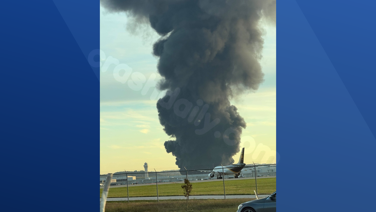 Kentucky plane crash kills 9, causes widespread damage