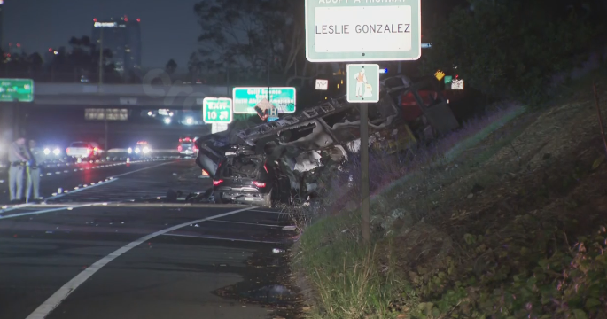 Fatal collision involving car and food truck on 10 Freeway in South LA