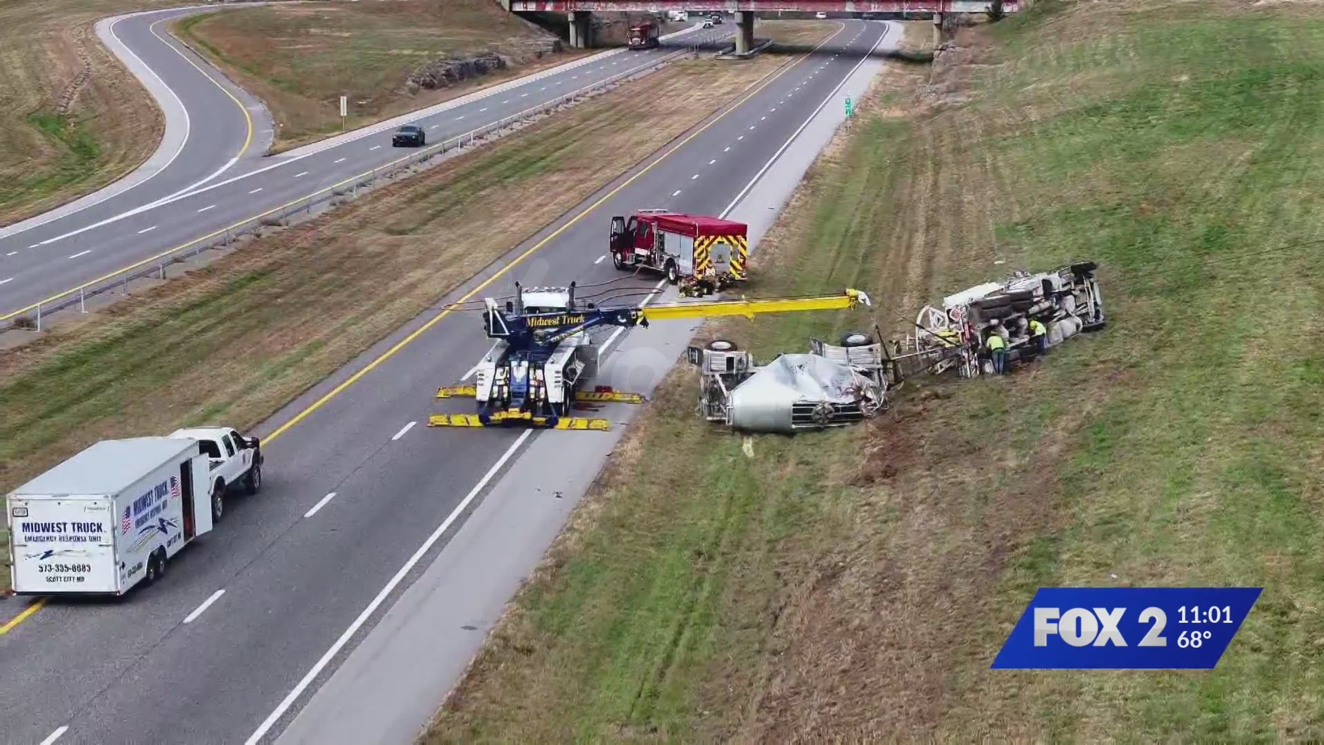 Materials spilled in crash leads to closure of northbound I-55 in Ste. Genevieve County