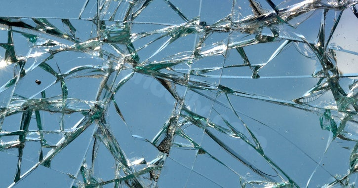 2 dead, 4 hurt in 4-car accident in Washtenaw County, per police