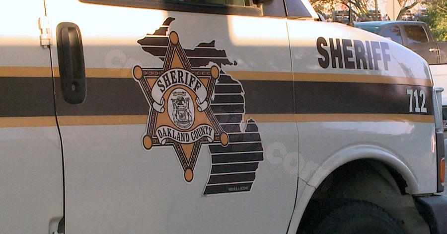 Fatal crash on M-59 in Oakland County causes death