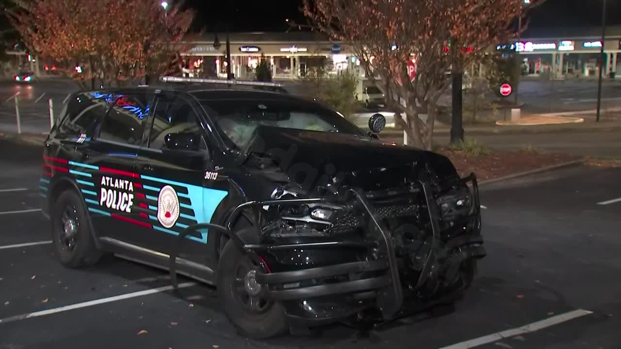 Driver suspected of driving under the influence hits police car in Atlanta