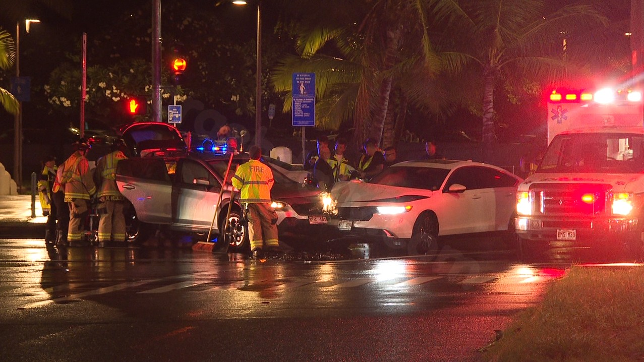 Several people hurt in side-impact crash at Ala Moana