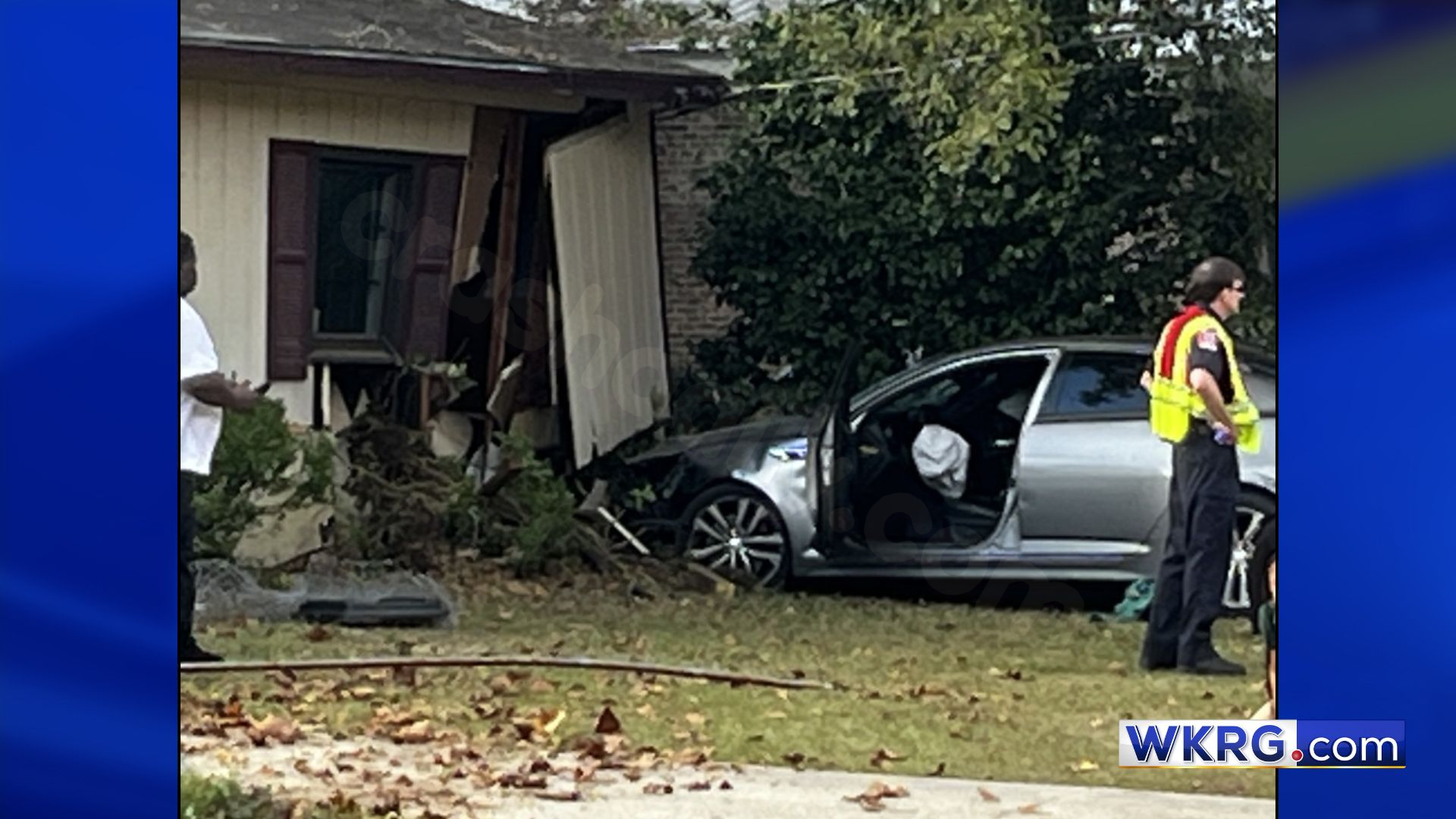 Vehicle collides with Mobile home