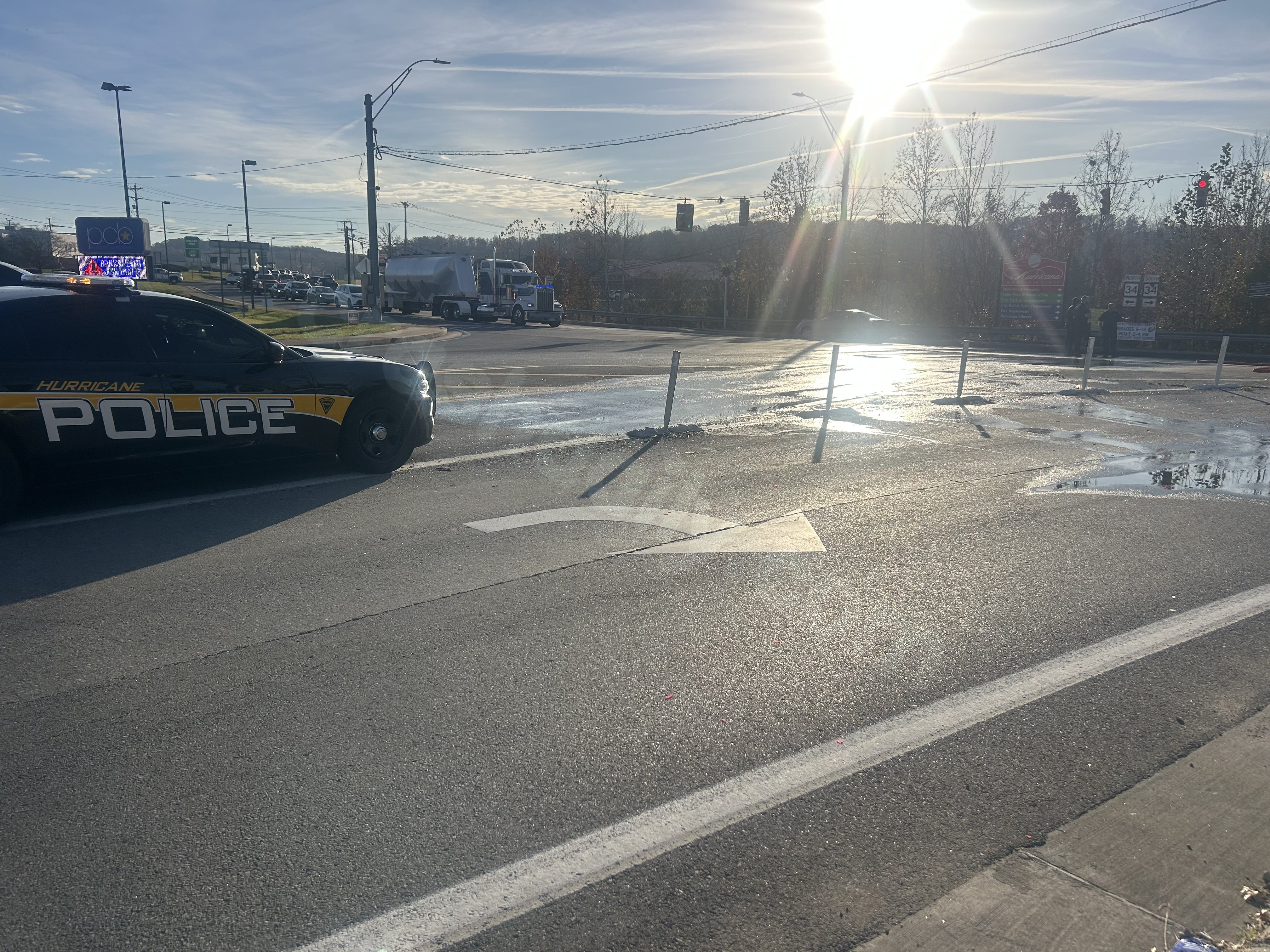 Accident shuts down Teays Valley road