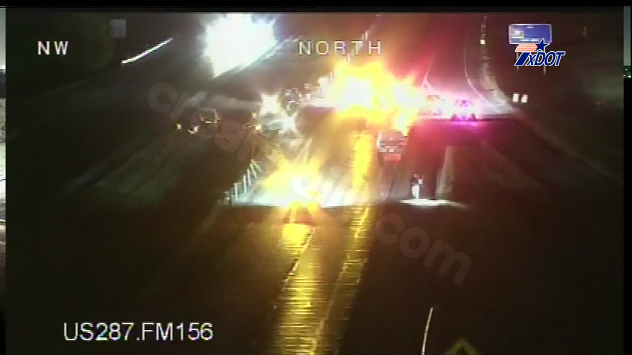 Highway 287 in Fort Worth Shut Down After Serious Crash
