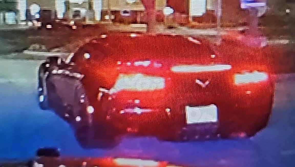 Officer injured in crash in Fort Myers; search for suspect ongoing