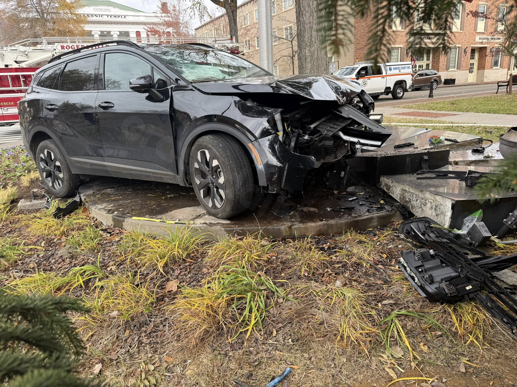 Vehicle crash at Rogersville Veterans Memorial causes injuries