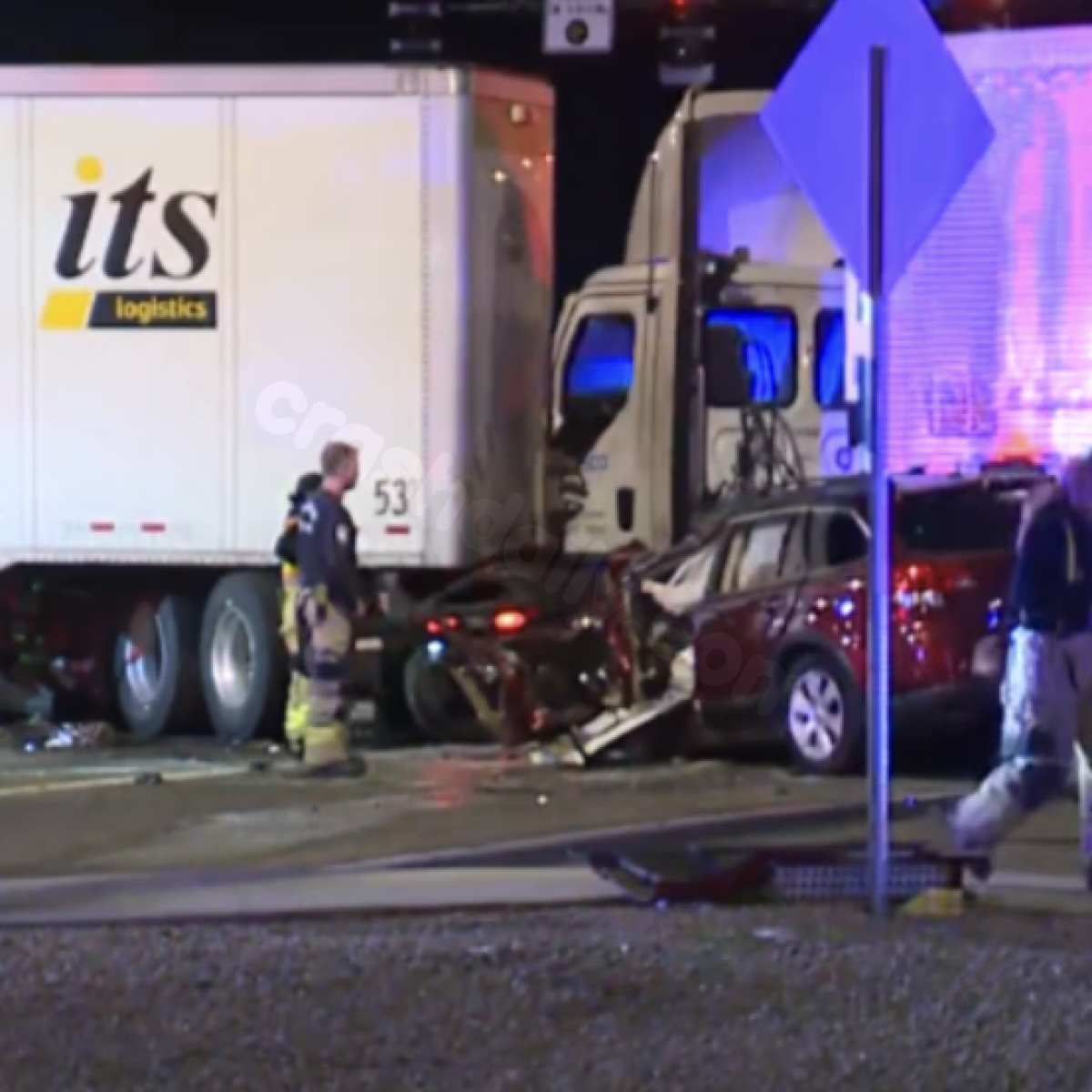 Injury reported in collision between semi-trucks at 75th Ave and Van Buren St