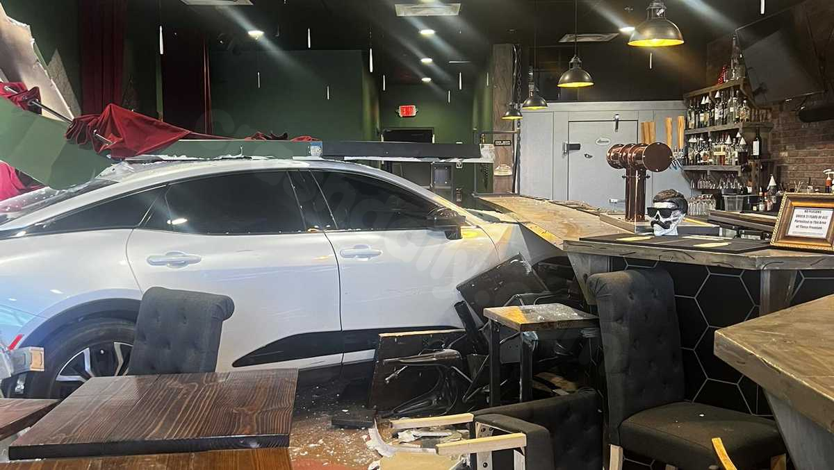 Car accident causes temporary closure of Harrah coffee shop