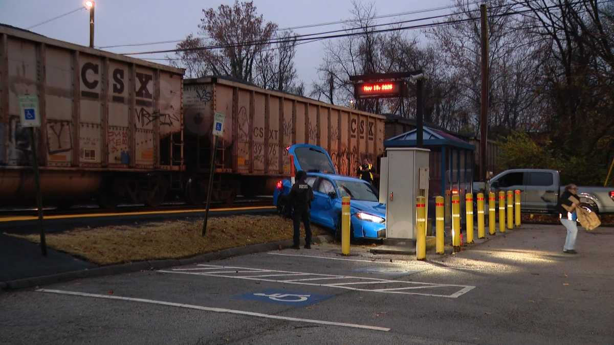 Freight train collides with car in Arbutus per CSX