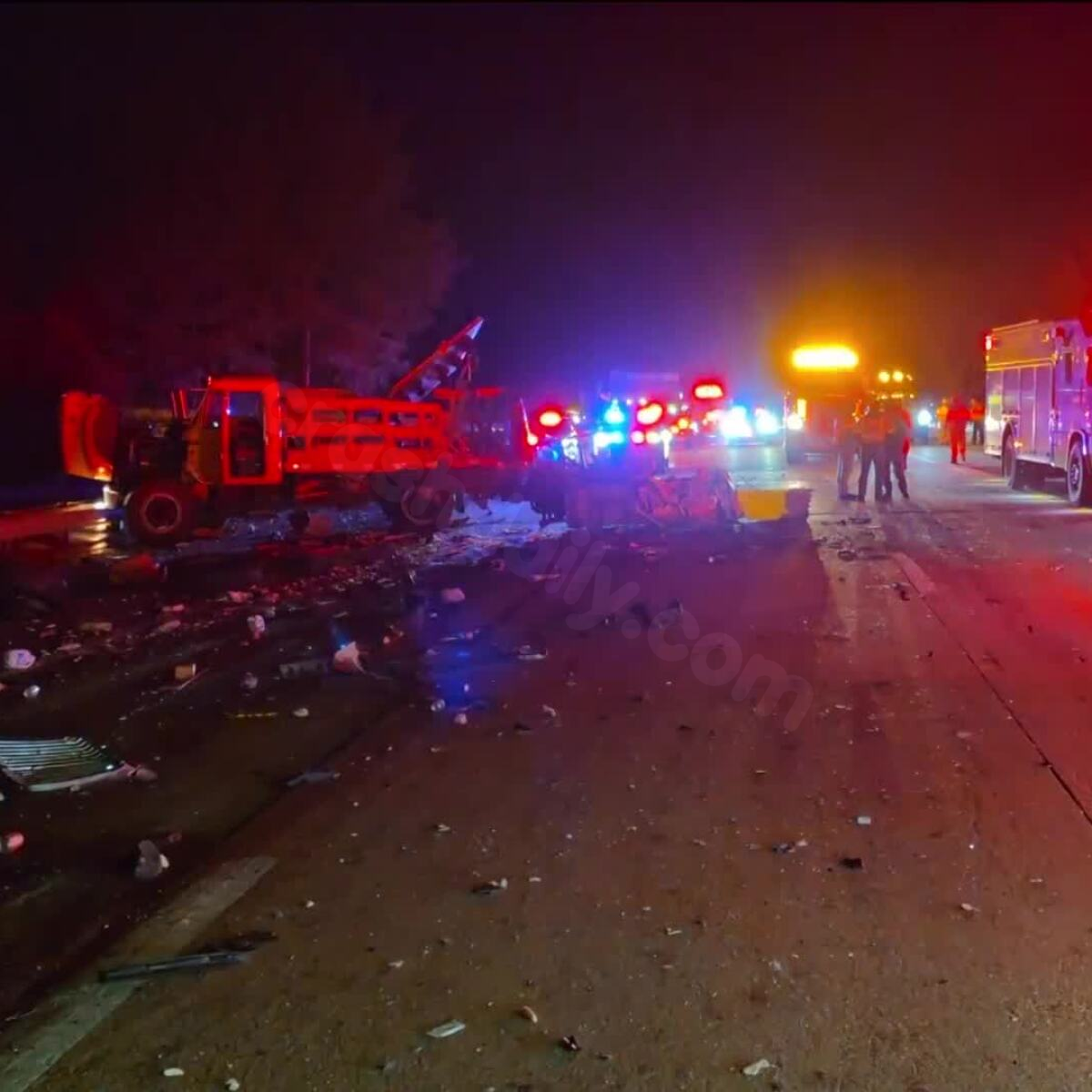 Two people hurt in tractor-trailer collision on I-295, according to Crime Insider sources.