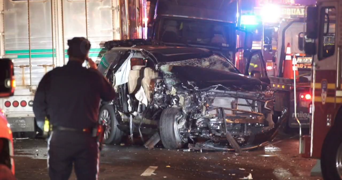 Tractor-trailer crash on Cross Bronx Expressway causing significant delays at GWB.