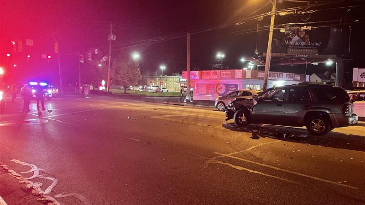 Austintown intersection reopens after three-vehicle collision