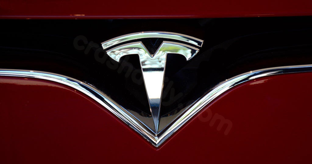 Lawsuit claims Tesla design flaws led to fatal crash