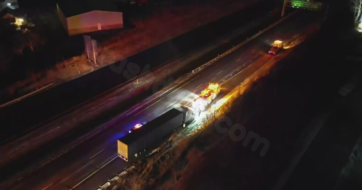 Thanksgiving crashes close parts of 2 highways in Washington County