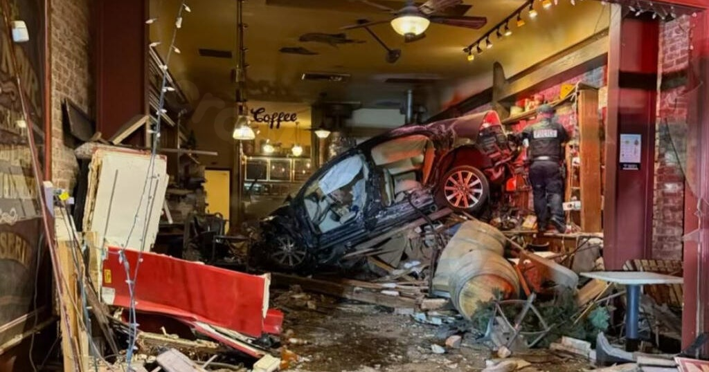 Elderly driver crashes into Los Gatos cafe on Thanksgiving, injuring self - police