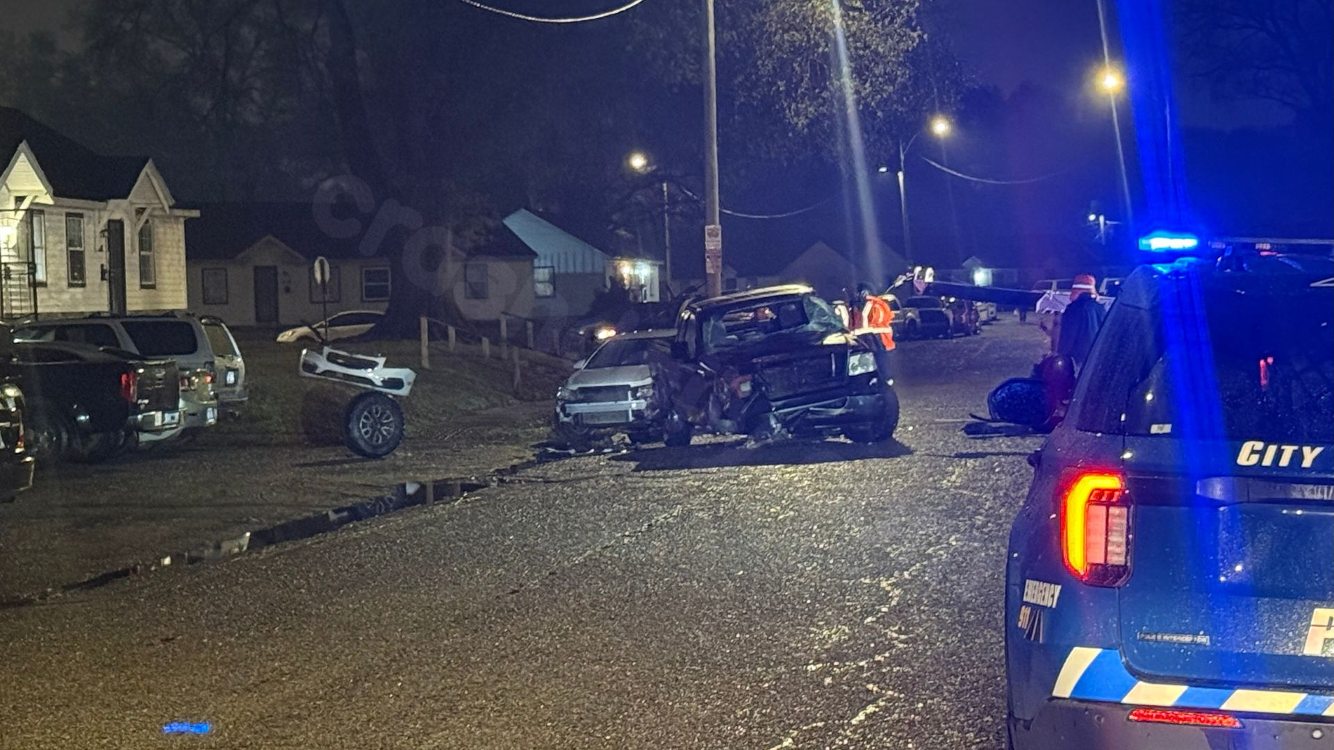 1 injured in North Memphis crash