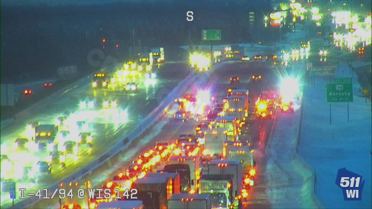 Traffic accident on southbound I-41/94 in Kenosha County, outer lanes closed