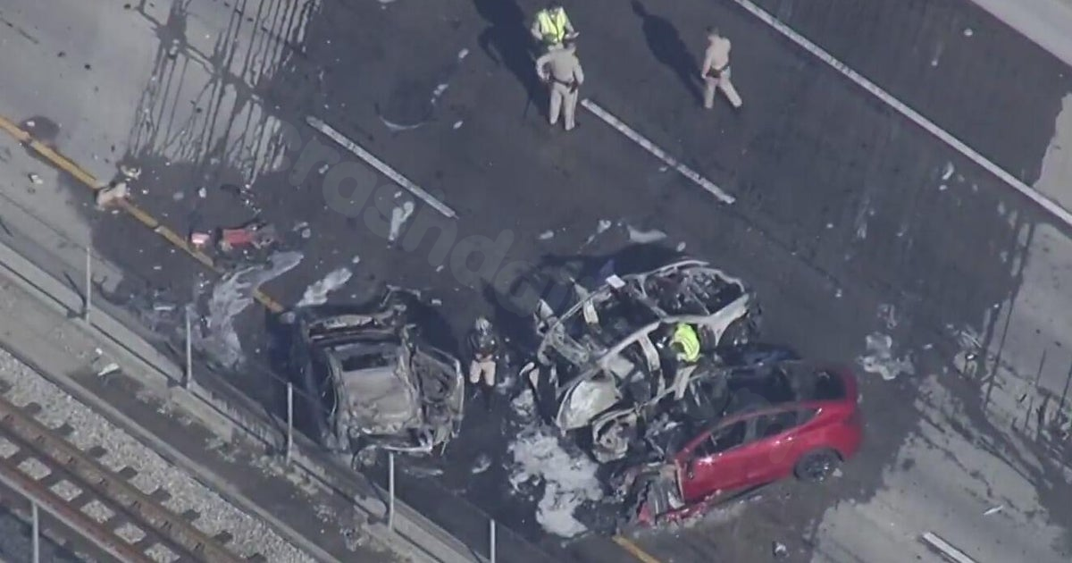 Fatal multi-vehicle collision involving Teslas on Highway 87 in San Jose.