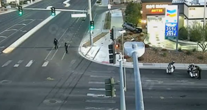 Fatal crash in northwest Las Vegas after driver hits light pole