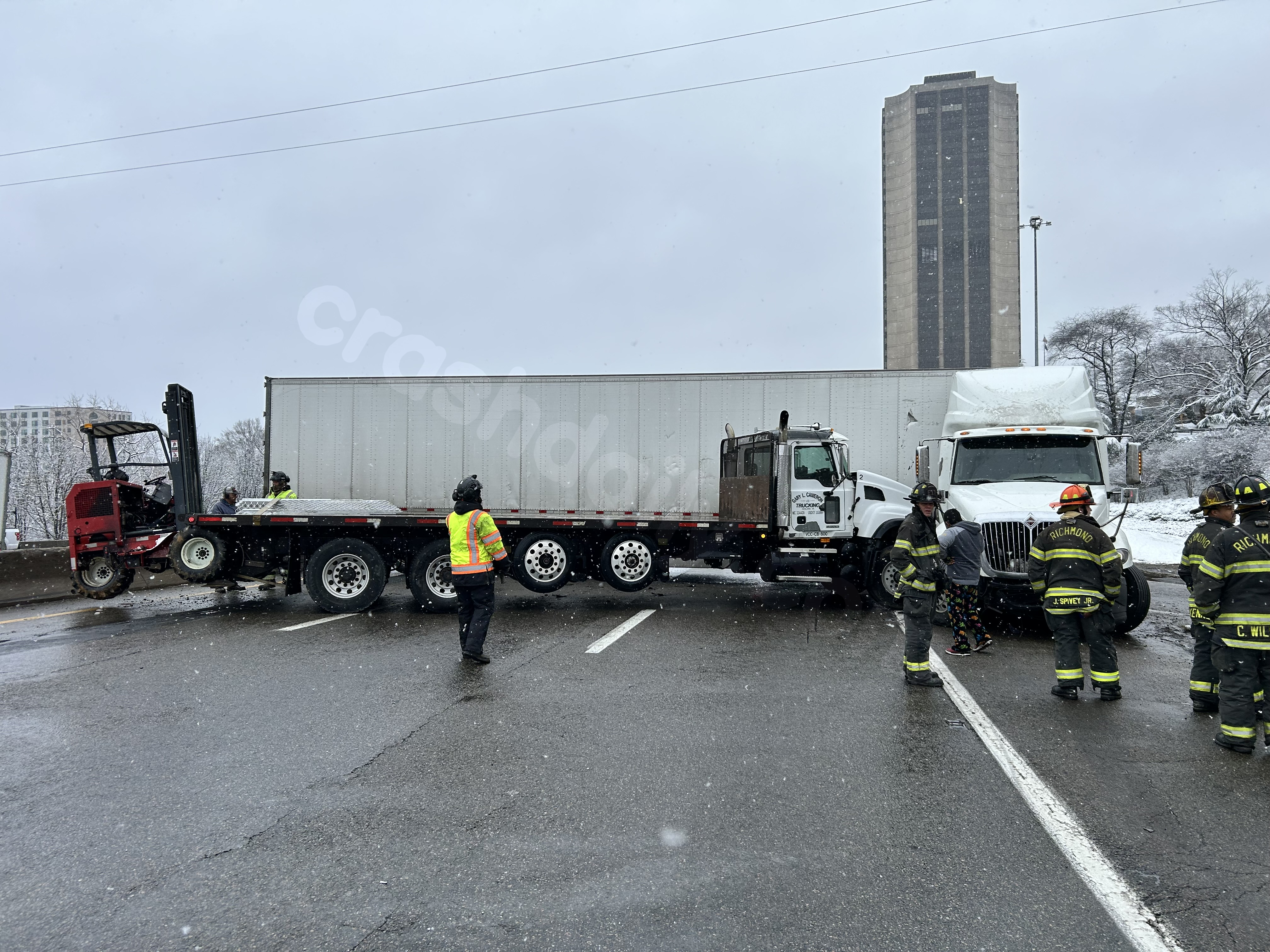 10-car accident on I-95 in Richmond sends 4 to hospital