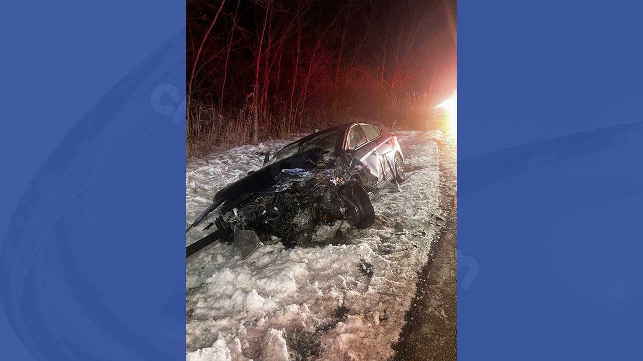 Crash in Trumbull County injures 3