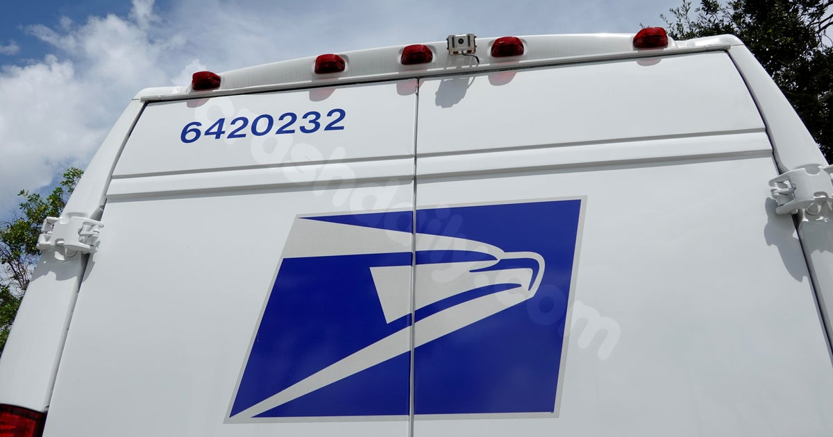 Fatal head-on collision with USPS truck in Des Plaines, Illinois.