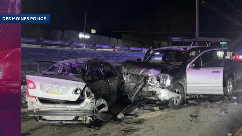 Des Moines police sergeant in crash with no serious injuries